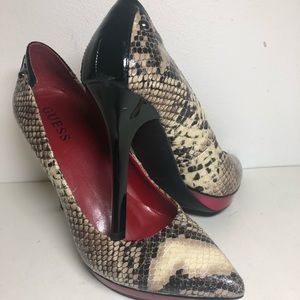 Guess Sz 7 1/2 Kudrow Snakeskin Red Platform Heels